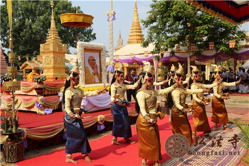 佛门外交新篇章:柬埔寨王国专机恭请本焕长老